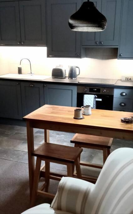 The Old Barn Annexe, Cosy Stay, Close Drive To City, Beach, South Downs & Goodwood Chichester Eksteriør billede