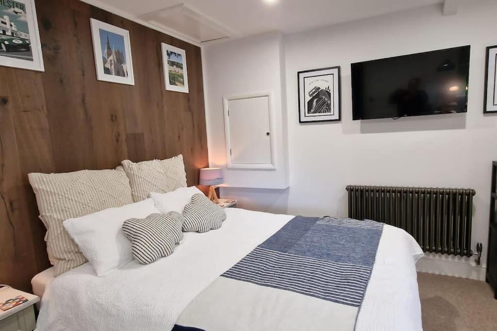 The Old Barn Annexe, Cosy Stay, Close Drive To City, Beach, South Downs & Goodwood Chichester Eksteriør billede
